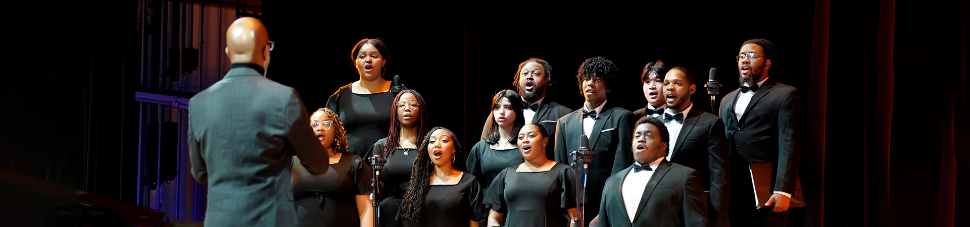 UDC chorale performing